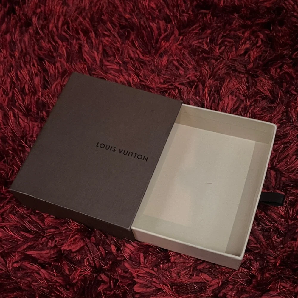 Louis‎ Vuitton Black and Cream Gift Box